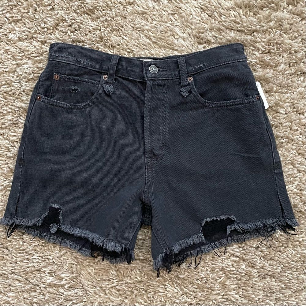 Free People (We The Free) Washed Black Distressed Jean Shorts Women’s Sz 26